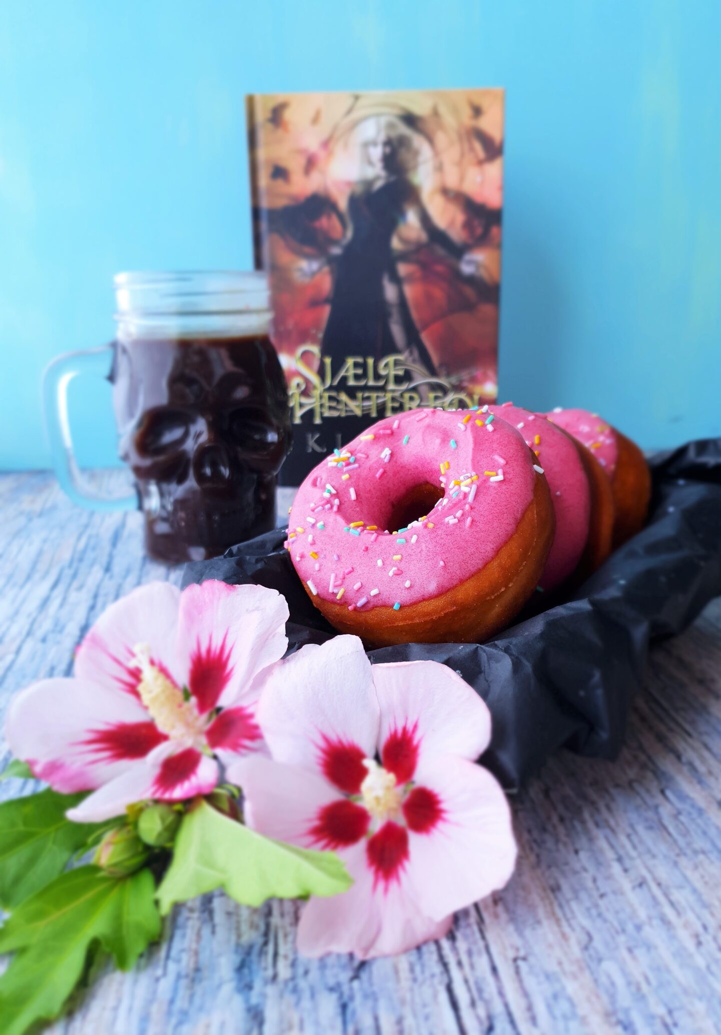 Anmeldelse: Sjælehenteren – og en opskrift på hindbær donuts